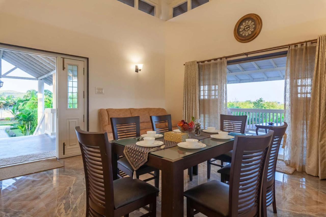 Stayvista'S Lake La Vie - Tranquil Lake-View Villa Amidst Farmland With Pool And Poolside Gazebo - Proximity To Sula Насик Экстерьер фото