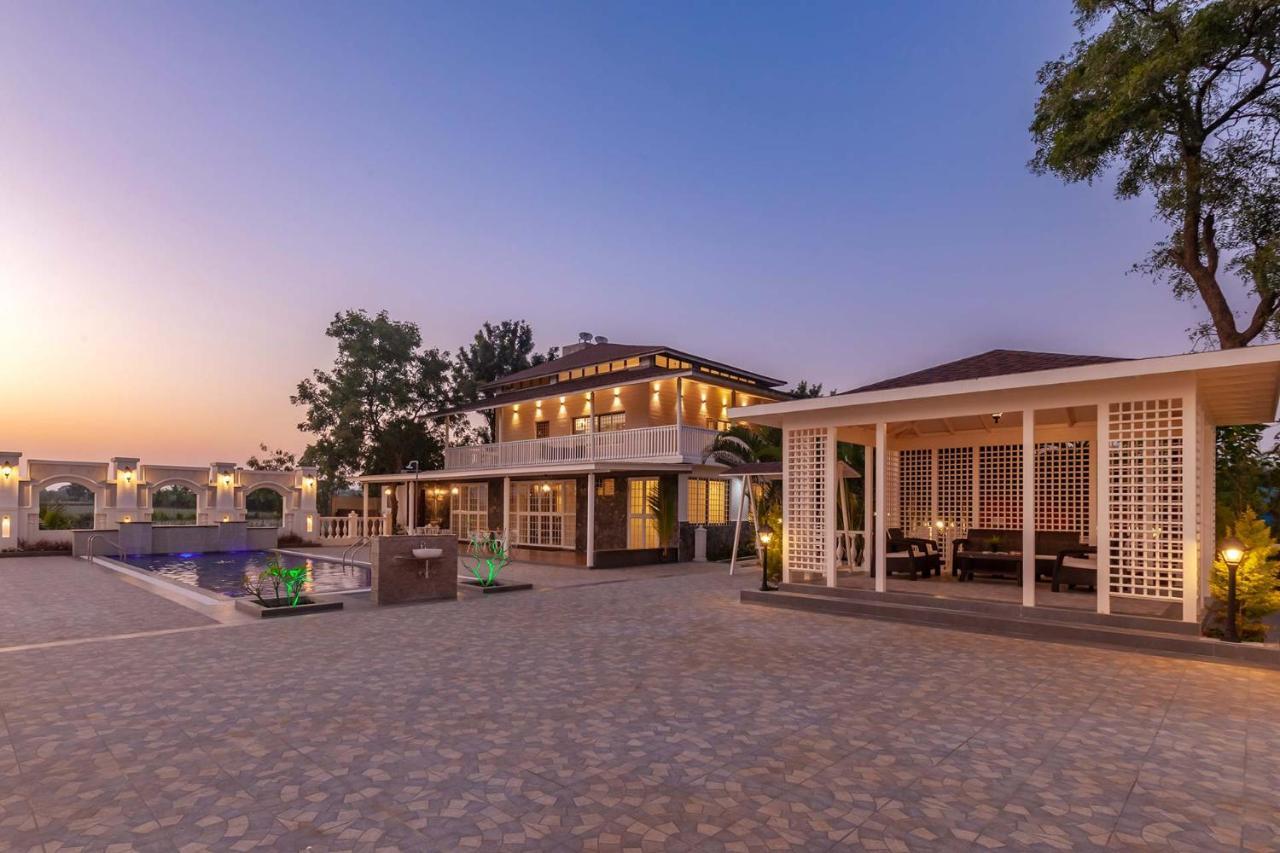 Stayvista'S Lake La Vie - Tranquil Lake-View Villa Amidst Farmland With Pool And Poolside Gazebo - Proximity To Sula Насик Экстерьер фото